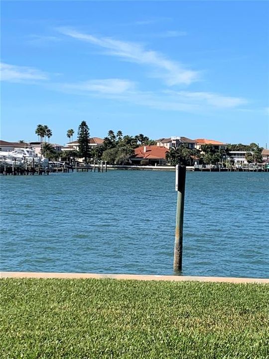 For Sale: $680,000 (2 beds, 2 baths, 1100 Square Feet)