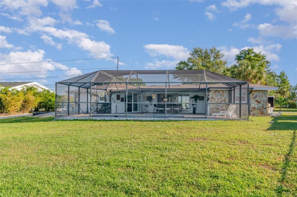 Activo con contrato: $375,000 (3 camas, 2 baños, 1203 Pies cuadrados)