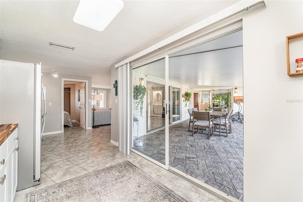 Activo con contrato: $375,000 (3 camas, 2 baños, 1203 Pies cuadrados)