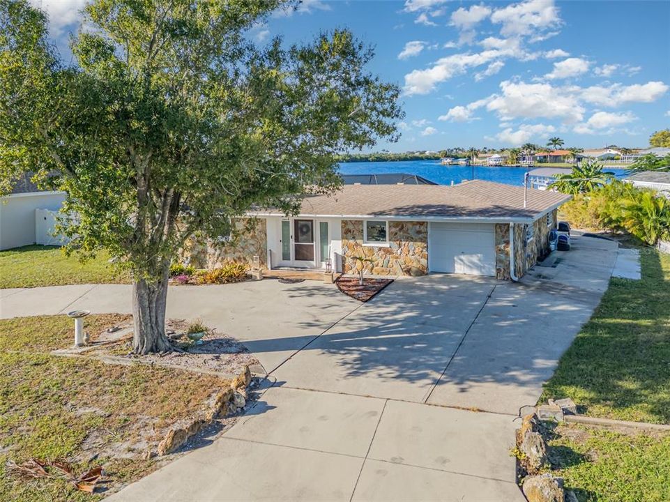 Activo con contrato: $375,000 (3 camas, 2 baños, 1203 Pies cuadrados)