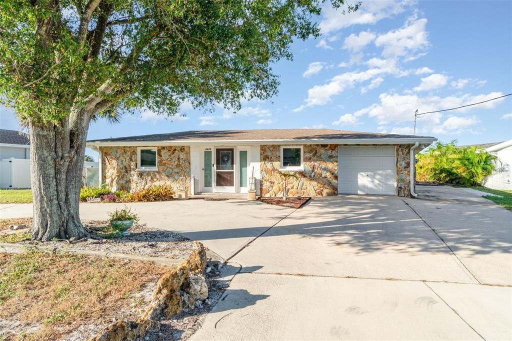 Activo con contrato: $375,000 (3 camas, 2 baños, 1203 Pies cuadrados)