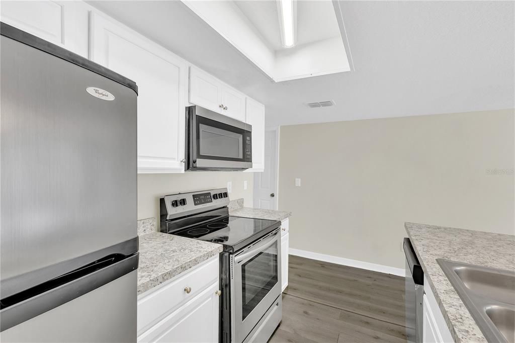 Под контрактом: $175,000 (3 спален, 2 ванн, 1287 Квадратных фут)