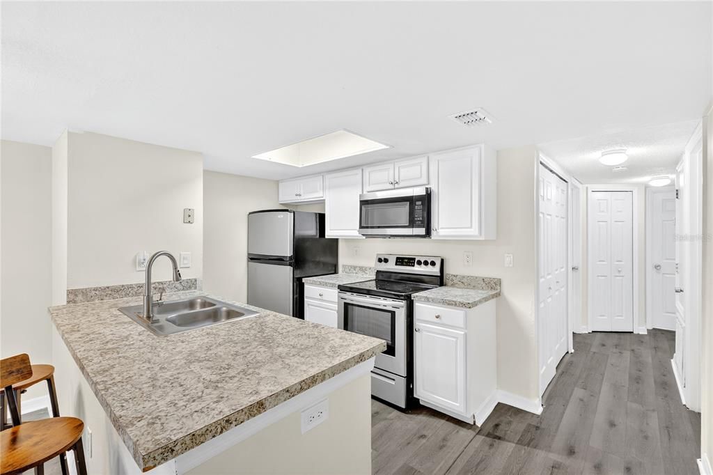 Под контрактом: $175,000 (3 спален, 2 ванн, 1287 Квадратных фут)