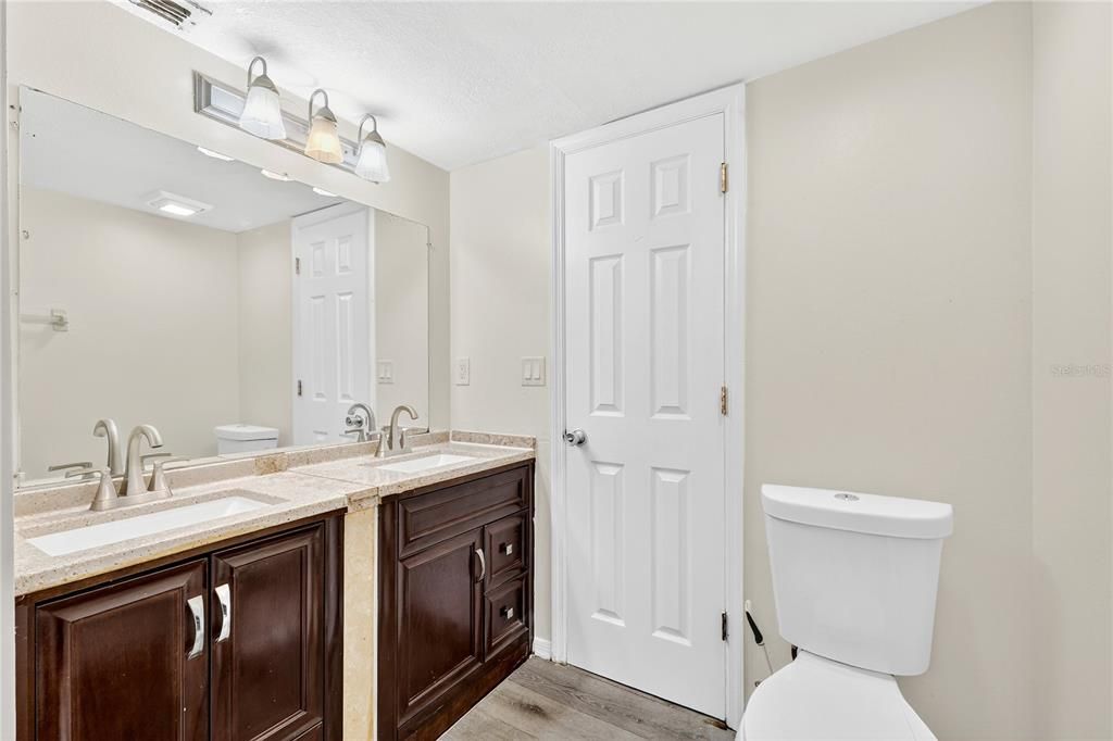 Под контрактом: $175,000 (3 спален, 2 ванн, 1287 Квадратных фут)