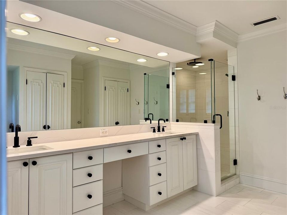 Под контрактом: $6,200 (3 спален, 2 ванн, 3030 Квадратных фут)