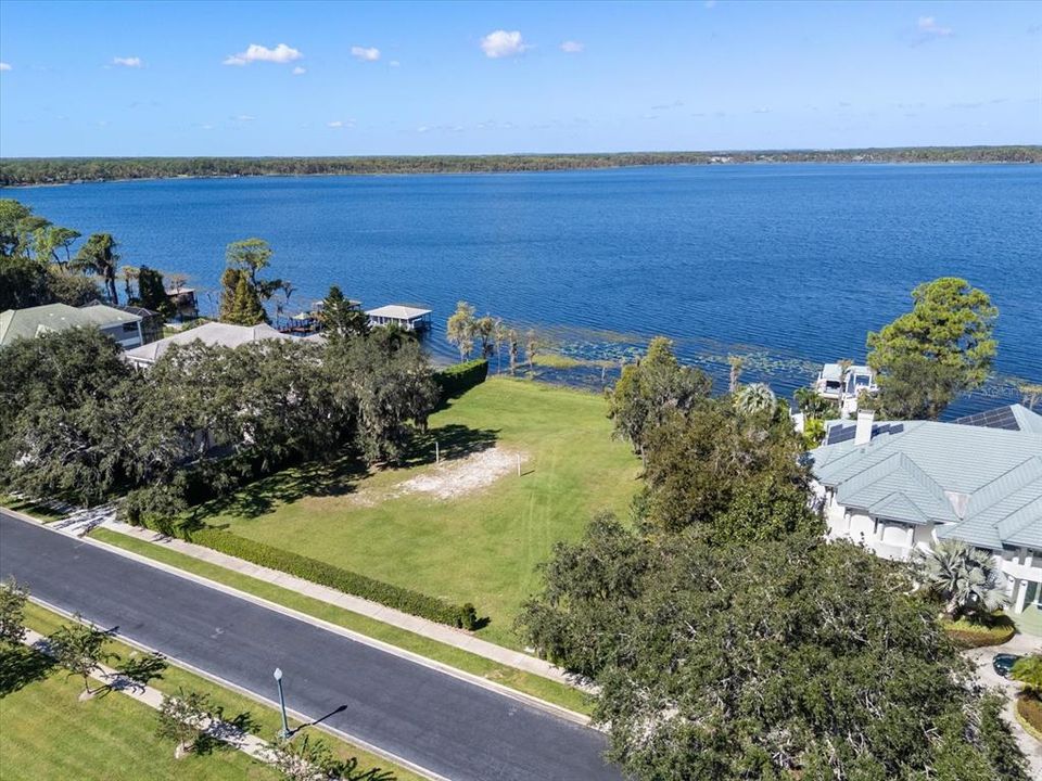 For Sale: $7,500,000 (5 beds, 6 baths, 7043 Square Feet)