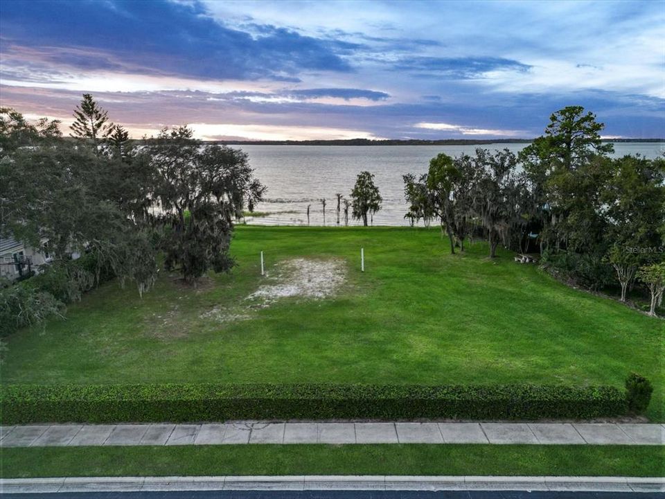 For Sale: $7,500,000 (5 beds, 6 baths, 7043 Square Feet)