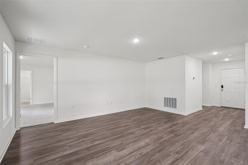 For Sale: $279,888 (4 beds, 2 baths, 1843 Square Feet)