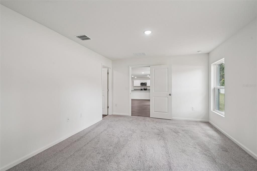 For Sale: $279,888 (4 beds, 2 baths, 1843 Square Feet)