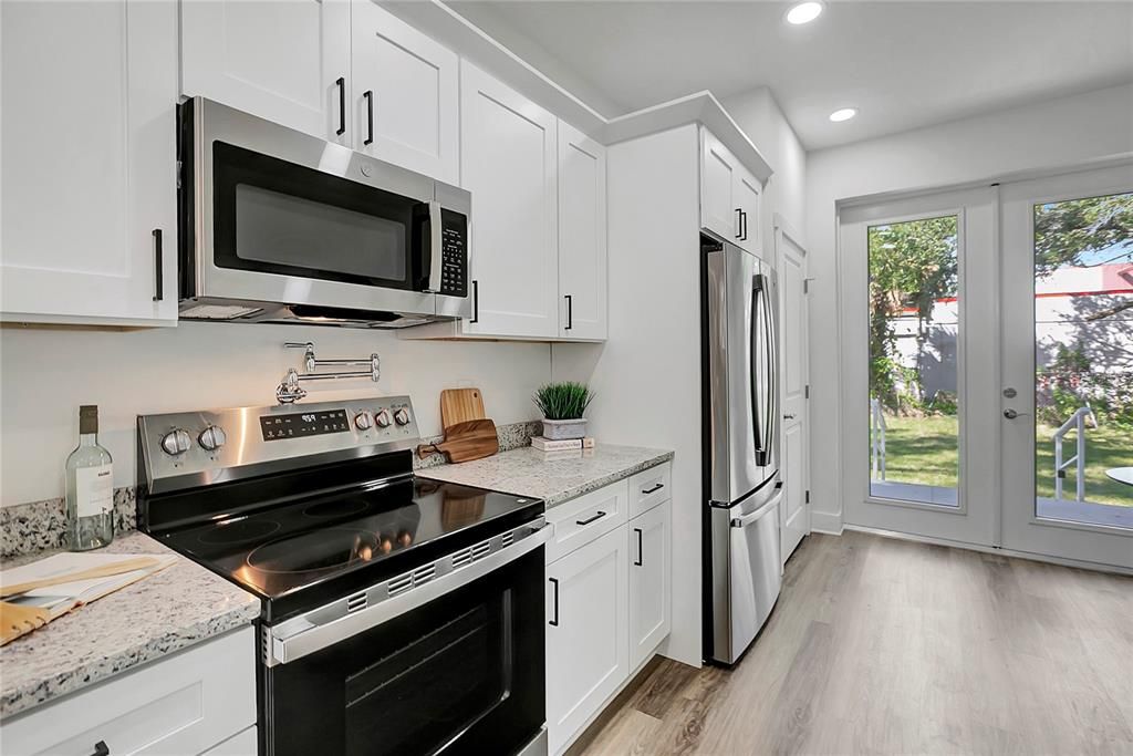 На продажу: $624,900 (3 спален, 2 ванн, 1600 Квадратных фут)