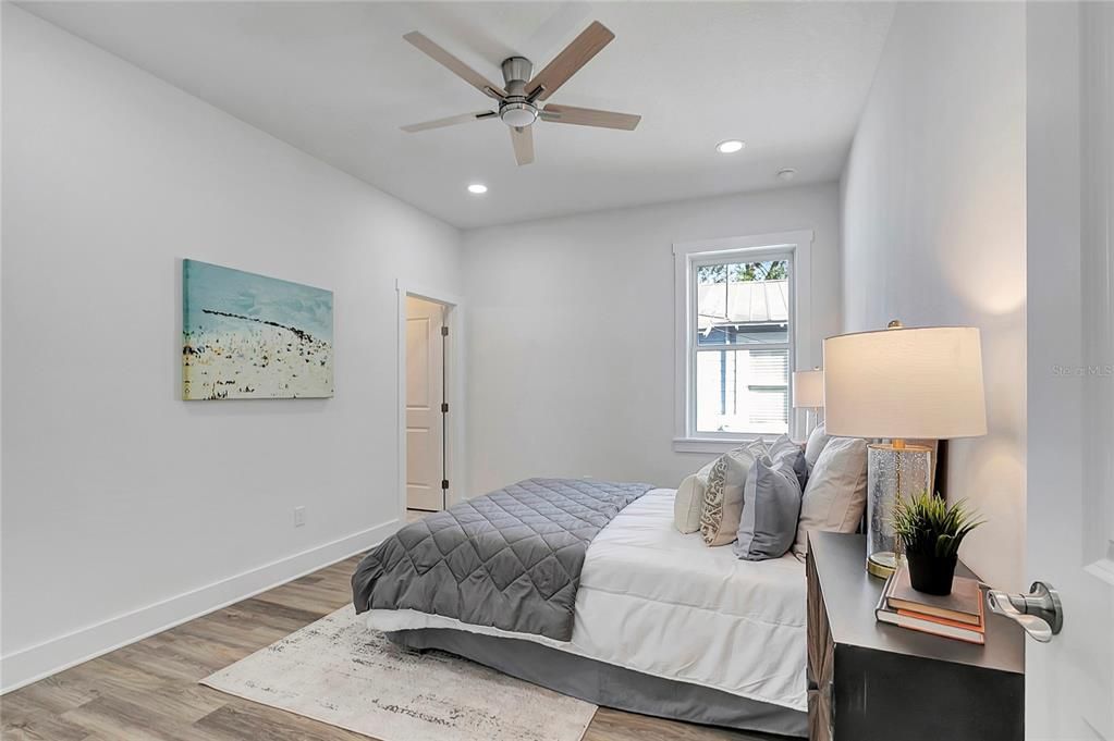 На продажу: $624,900 (3 спален, 2 ванн, 1600 Квадратных фут)