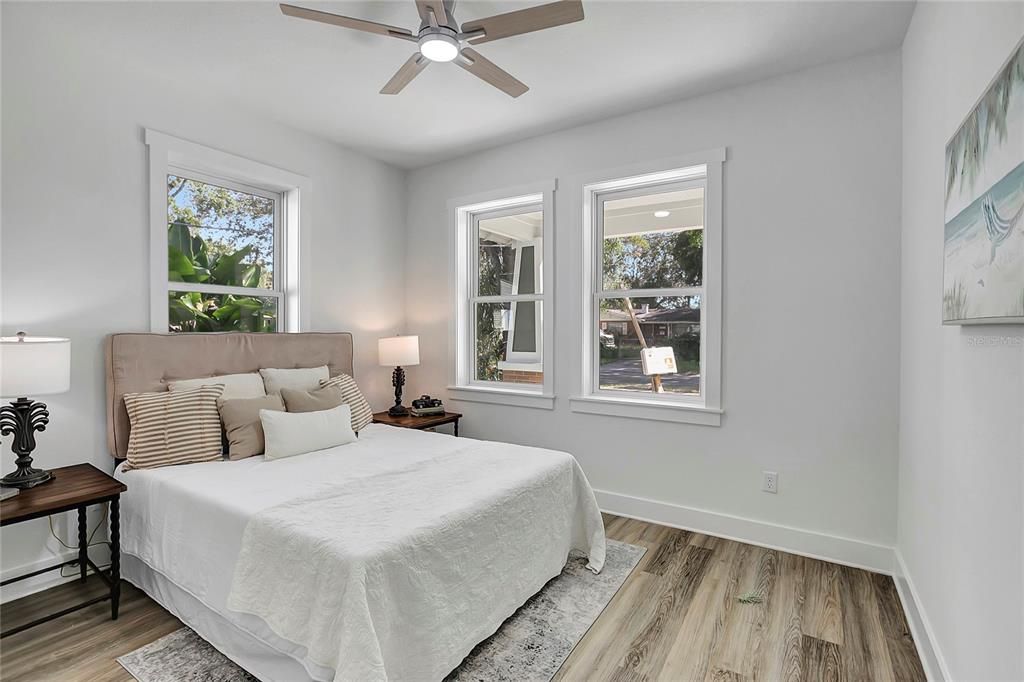 На продажу: $624,900 (3 спален, 2 ванн, 1600 Квадратных фут)