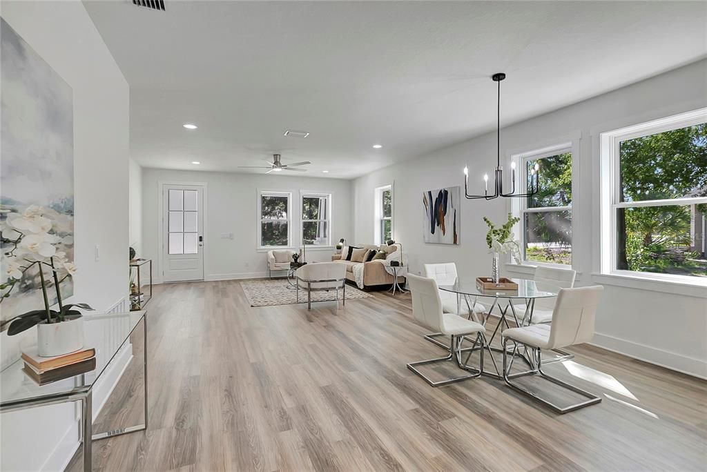 На продажу: $624,900 (3 спален, 2 ванн, 1600 Квадратных фут)