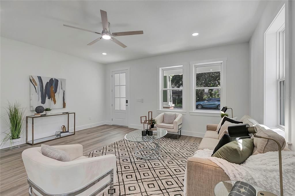 На продажу: $624,900 (3 спален, 2 ванн, 1600 Квадратных фут)