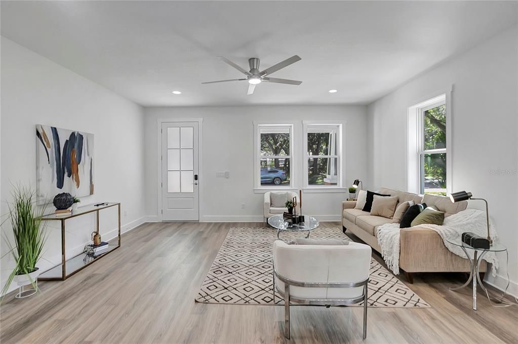 На продажу: $624,900 (3 спален, 2 ванн, 1600 Квадратных фут)