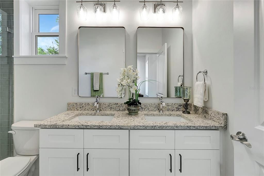 На продажу: $624,900 (3 спален, 2 ванн, 1600 Квадратных фут)