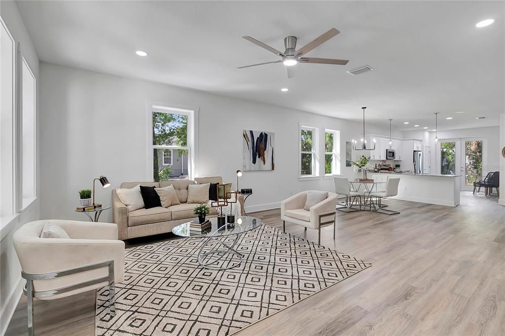 На продажу: $624,900 (3 спален, 2 ванн, 1600 Квадратных фут)