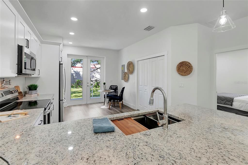 На продажу: $624,900 (3 спален, 2 ванн, 1600 Квадратных фут)