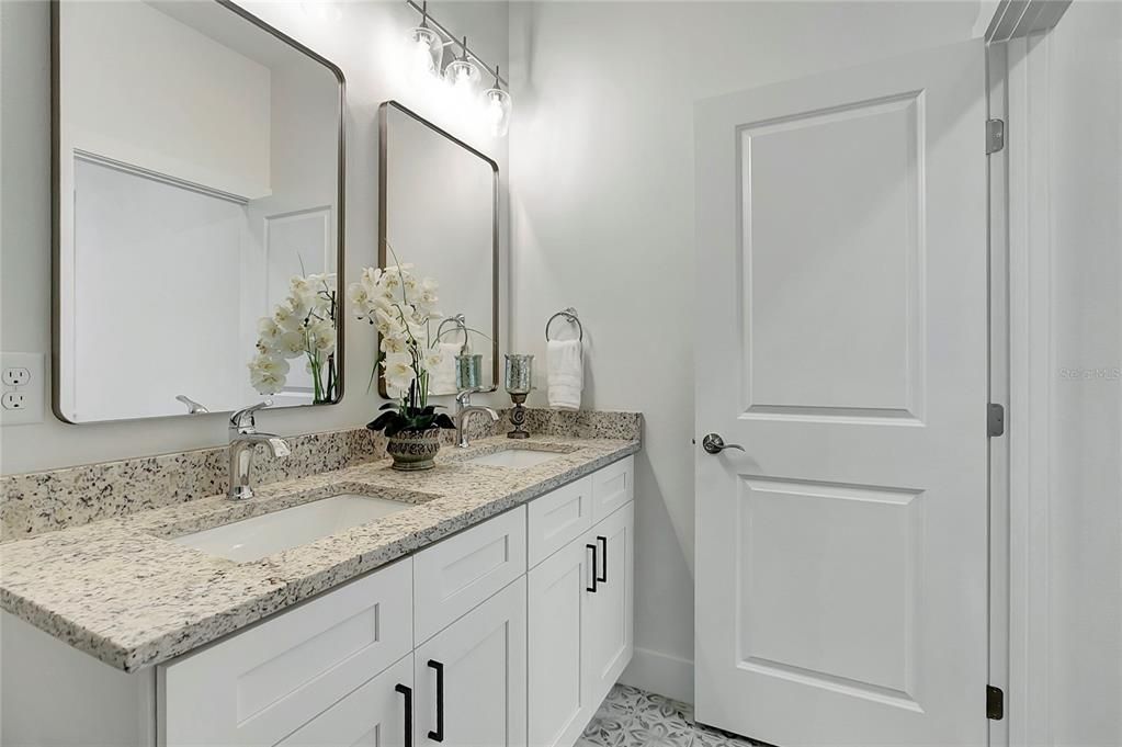 На продажу: $624,900 (3 спален, 2 ванн, 1600 Квадратных фут)