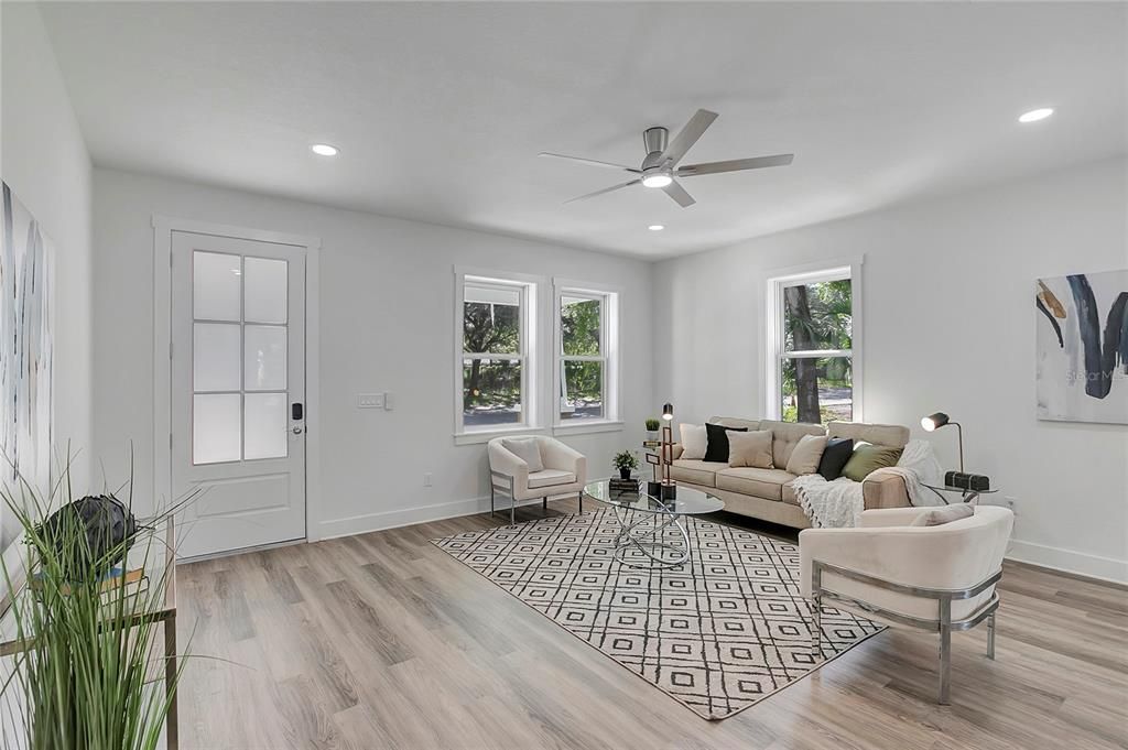 На продажу: $624,900 (3 спален, 2 ванн, 1600 Квадратных фут)