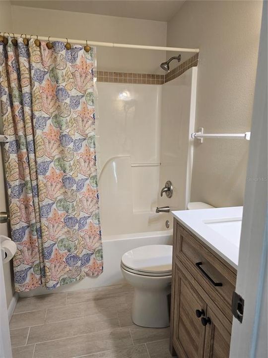 Activo con contrato: $324,900 (4 camas, 2 baños, 1106 Pies cuadrados)