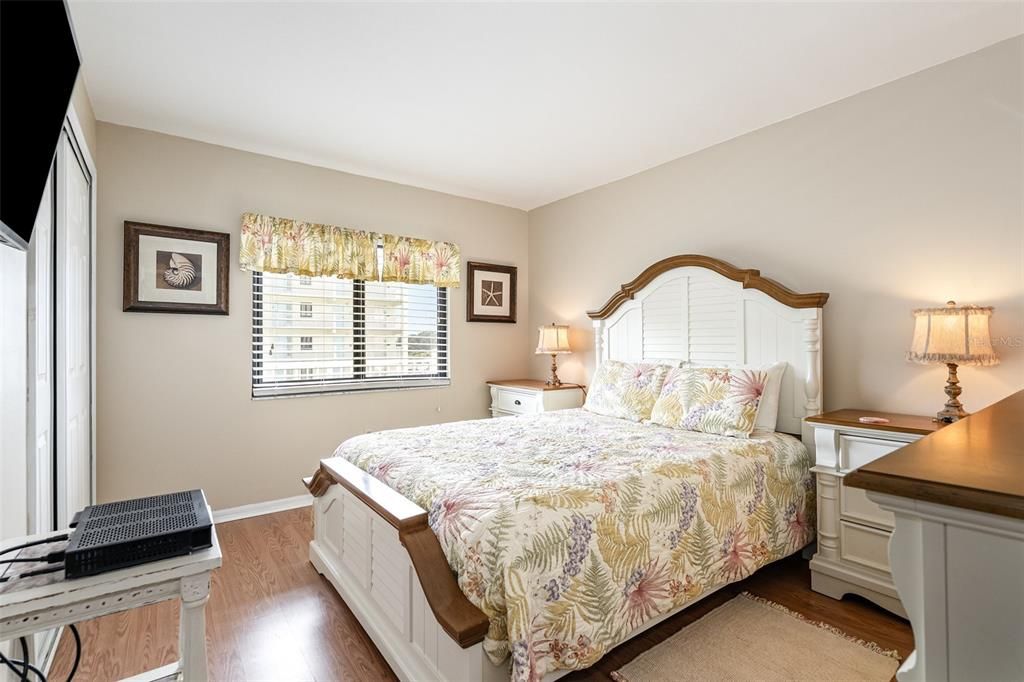 For Sale: $485,000 (2 beds, 2 baths, 1286 Square Feet)