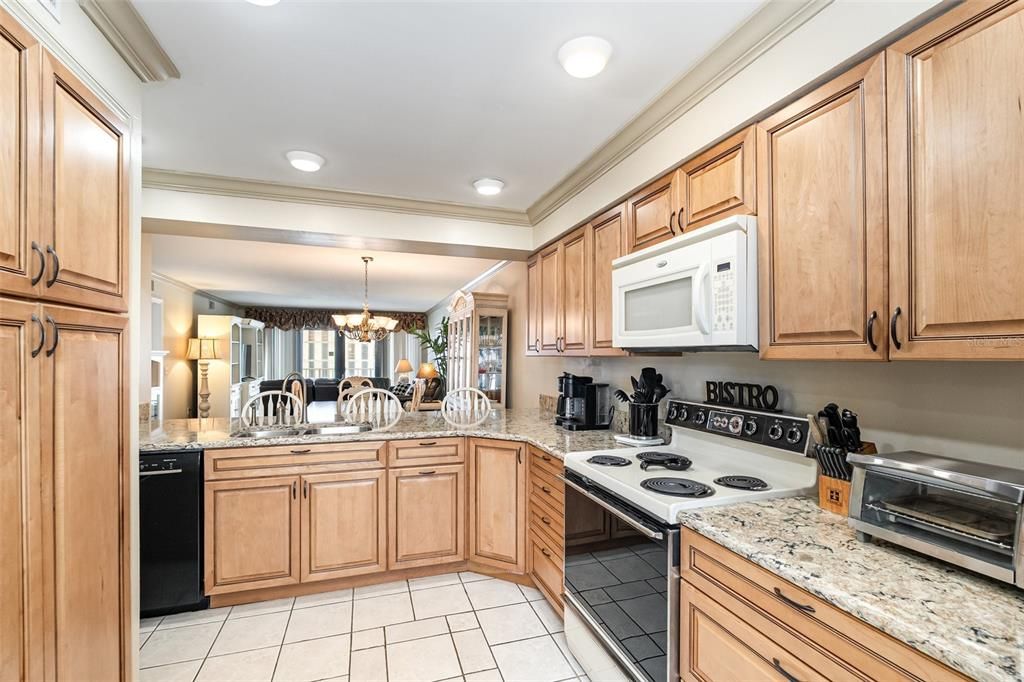 For Sale: $485,000 (2 beds, 2 baths, 1286 Square Feet)