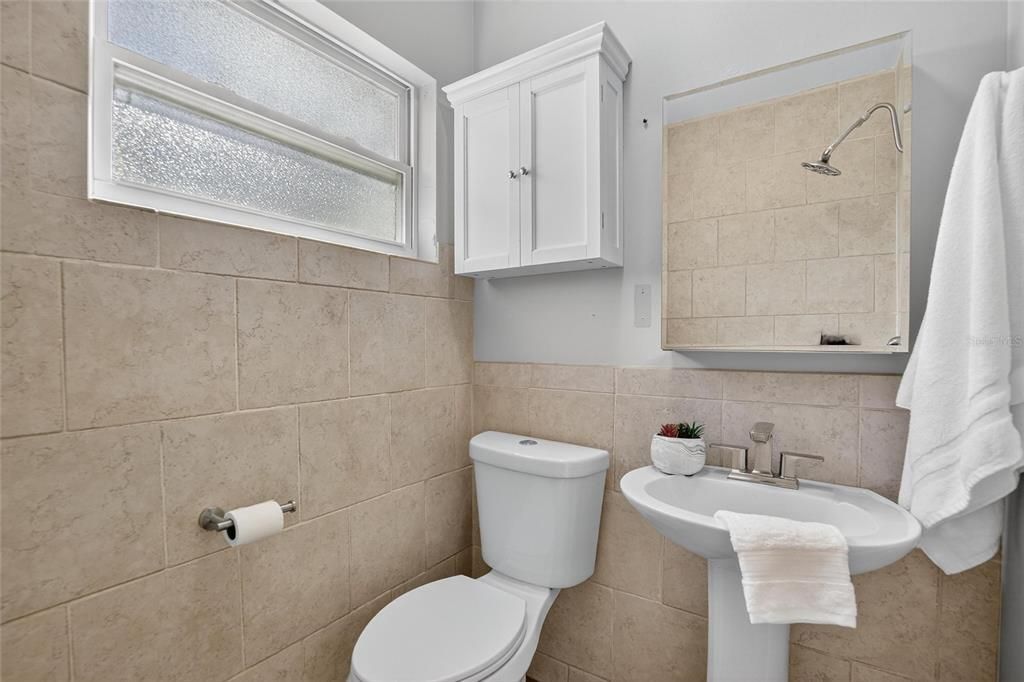 出租: $3,100 (3 贝兹, 2 浴室, 1268 平方英尺)