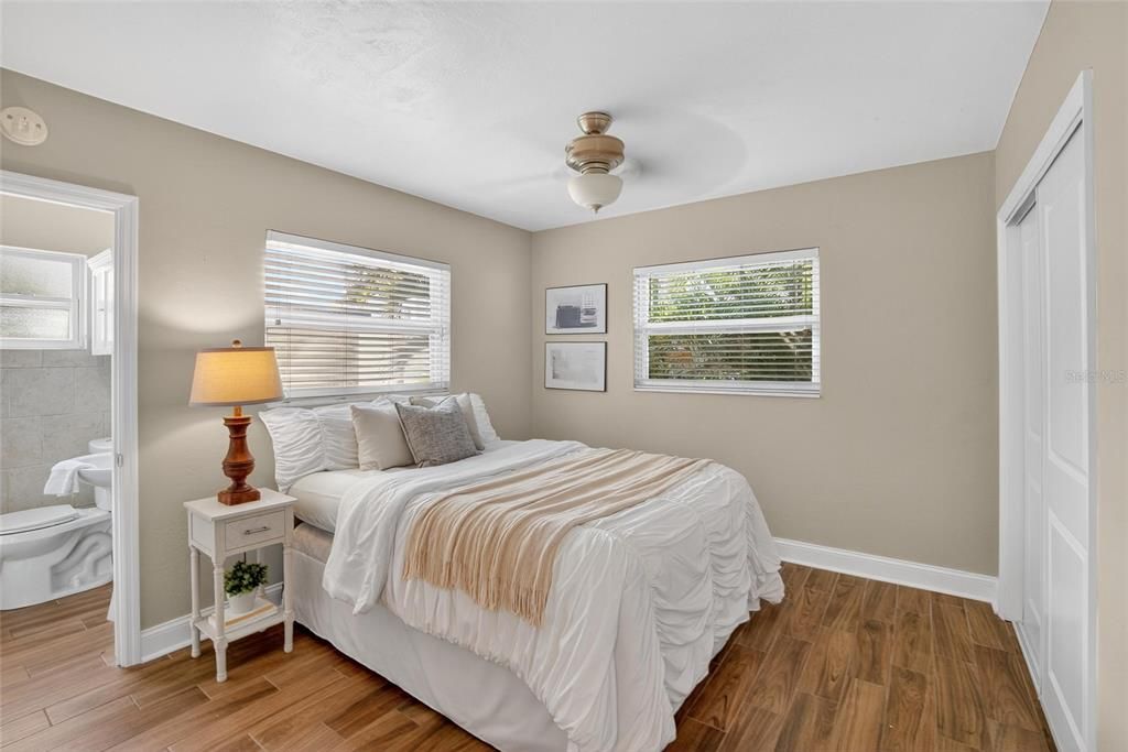 出租: $3,100 (3 贝兹, 2 浴室, 1268 平方英尺)