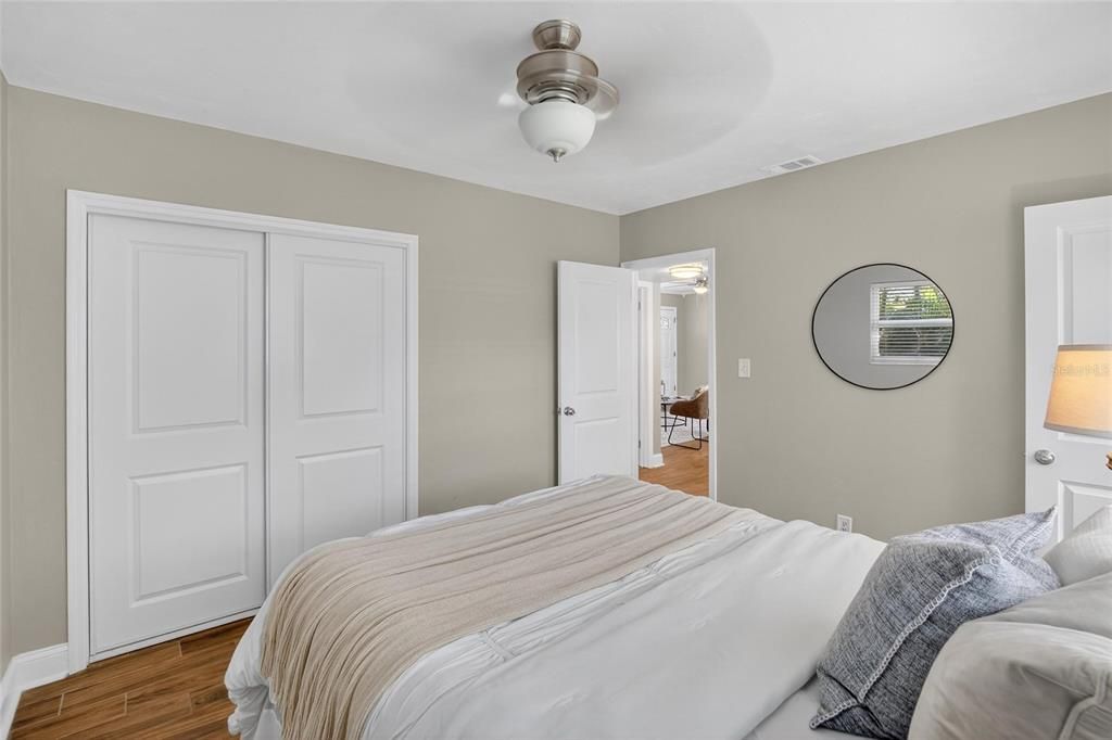 出租: $3,100 (3 贝兹, 2 浴室, 1268 平方英尺)