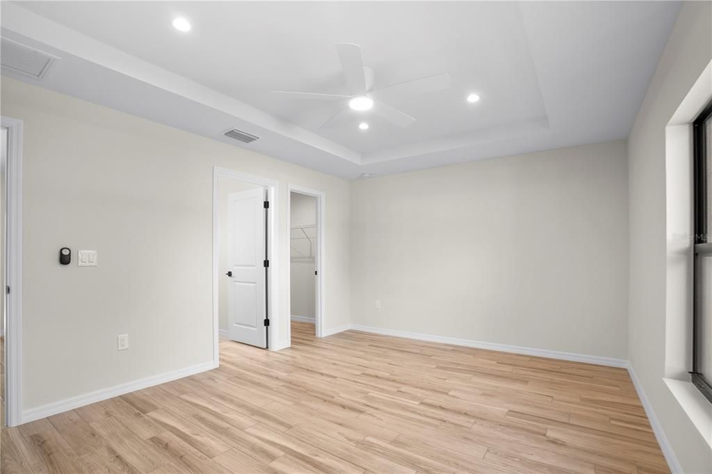 合同活跃: $349,900 (3 贝兹, 2 浴室, 1500 平方英尺)