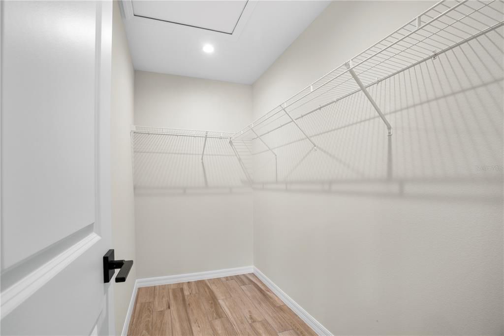 合同活跃: $349,900 (3 贝兹, 2 浴室, 1500 平方英尺)