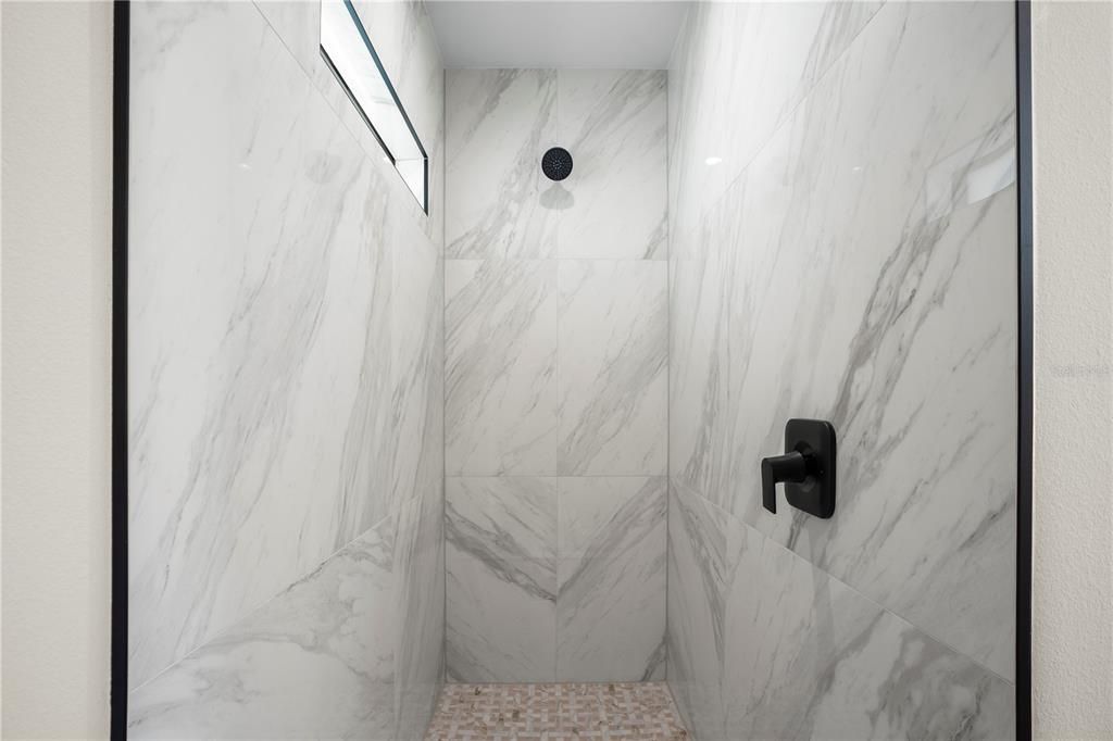 合同活跃: $349,900 (3 贝兹, 2 浴室, 1500 平方英尺)