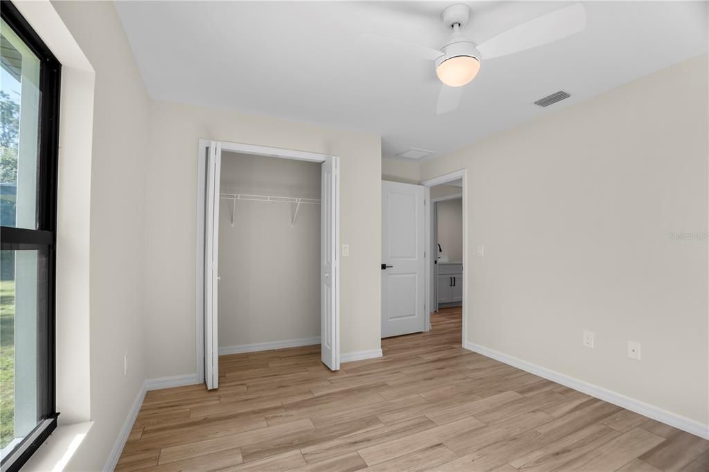 合同活跃: $349,900 (3 贝兹, 2 浴室, 1500 平方英尺)