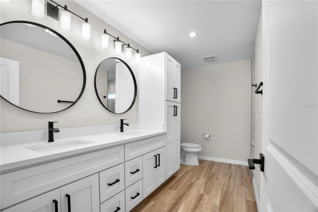 合同活跃: $349,900 (3 贝兹, 2 浴室, 1500 平方英尺)