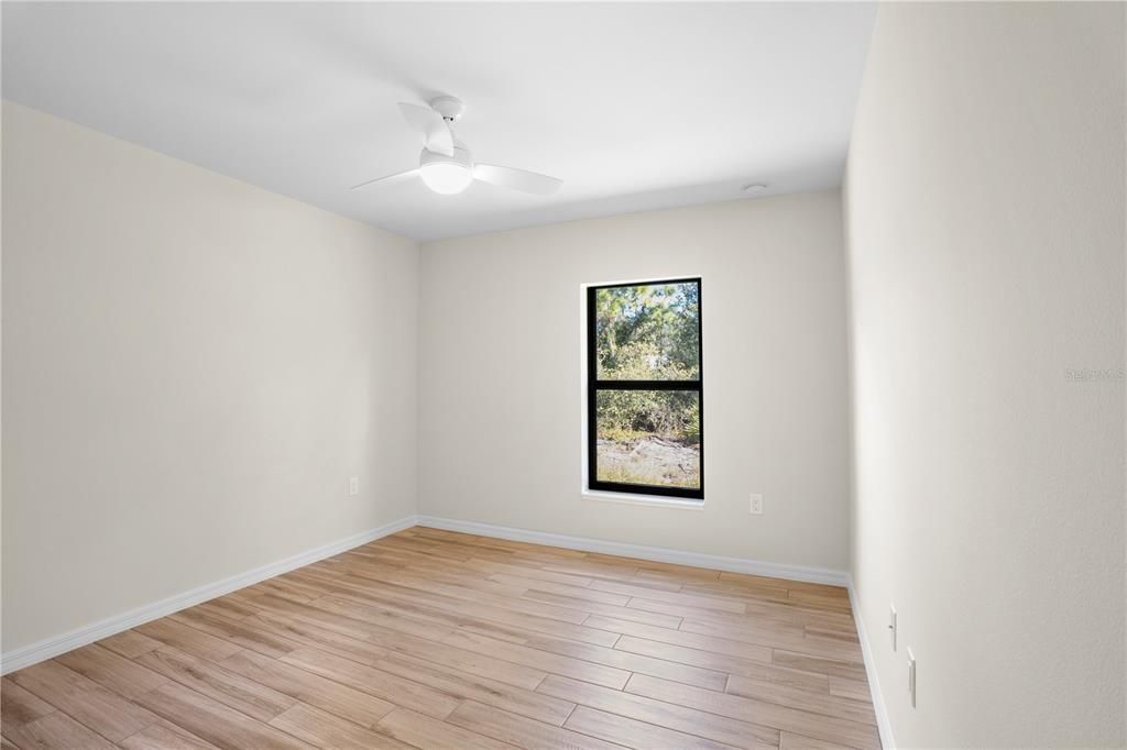 合同活跃: $349,900 (3 贝兹, 2 浴室, 1500 平方英尺)