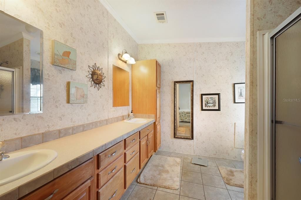 For Sale: $215,000 (3 beds, 2 baths, 1344 Square Feet)