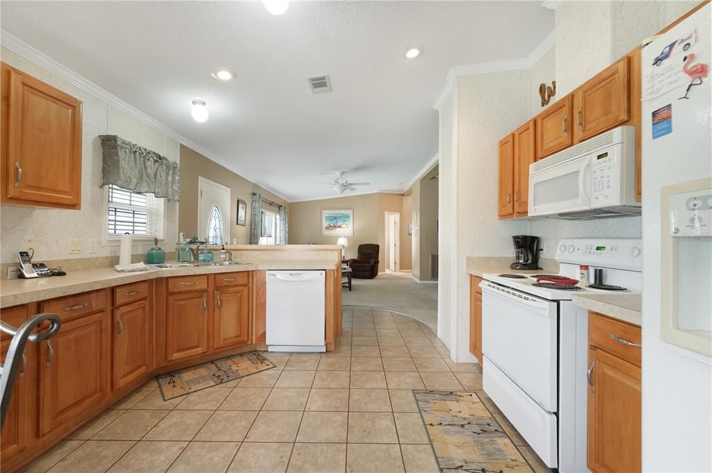 For Sale: $215,000 (3 beds, 2 baths, 1344 Square Feet)