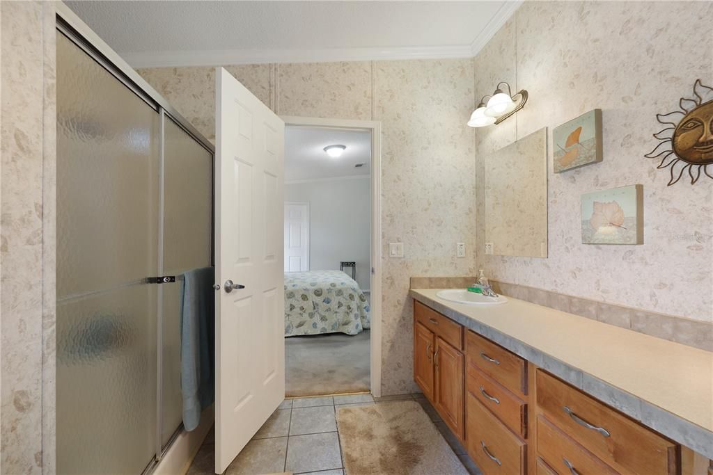 For Sale: $215,000 (3 beds, 2 baths, 1344 Square Feet)