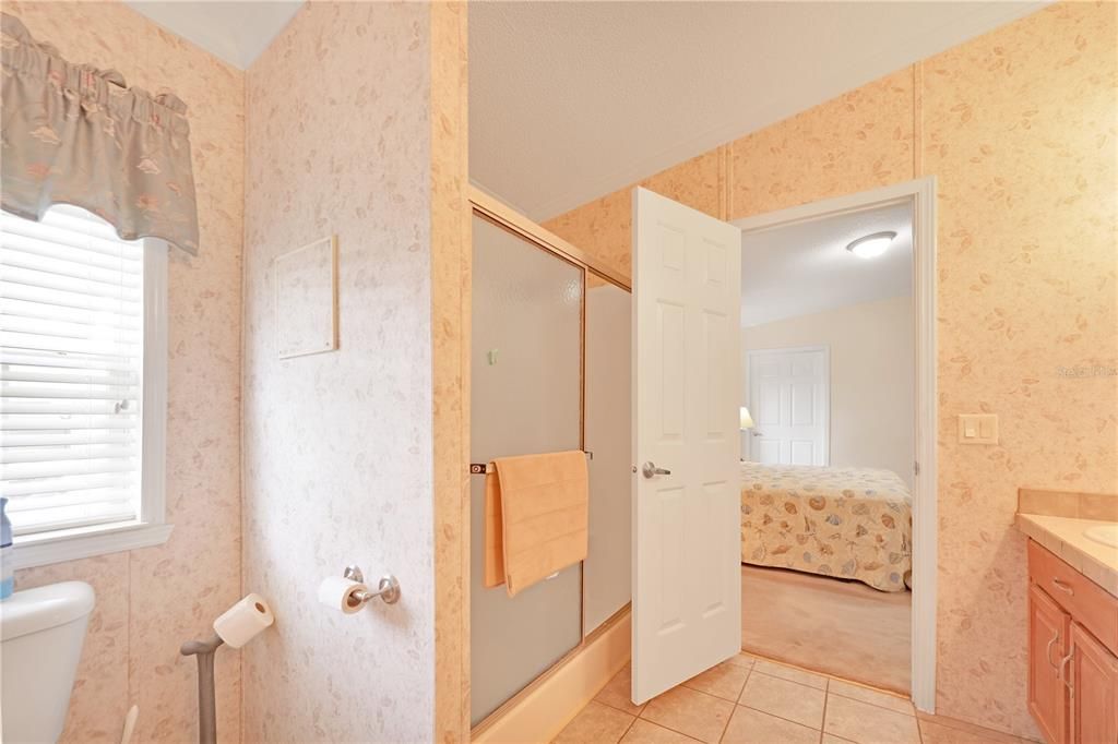 For Sale: $215,000 (3 beds, 2 baths, 1344 Square Feet)