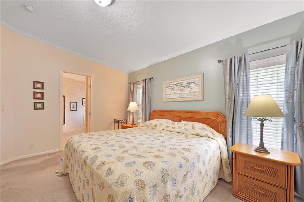 For Sale: $215,000 (3 beds, 2 baths, 1344 Square Feet)