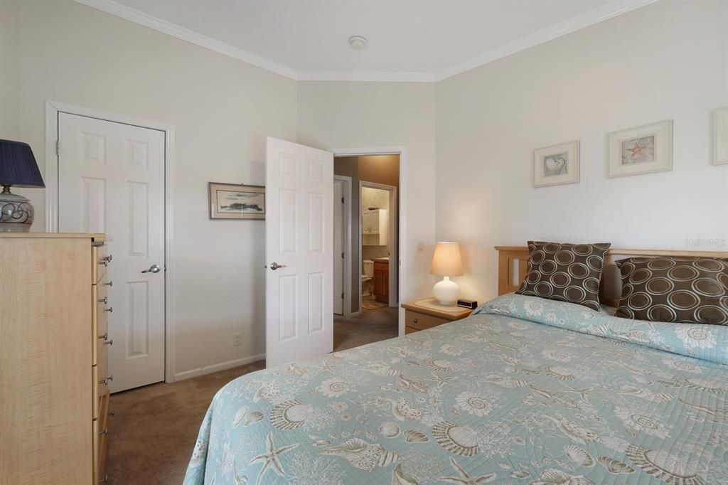 For Sale: $215,000 (3 beds, 2 baths, 1344 Square Feet)