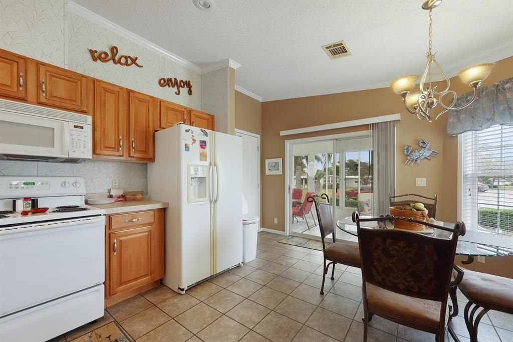 For Sale: $215,000 (3 beds, 2 baths, 1344 Square Feet)