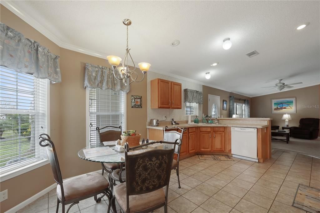 For Sale: $215,000 (3 beds, 2 baths, 1344 Square Feet)