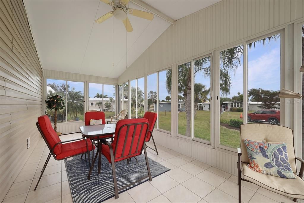 For Sale: $215,000 (3 beds, 2 baths, 1344 Square Feet)