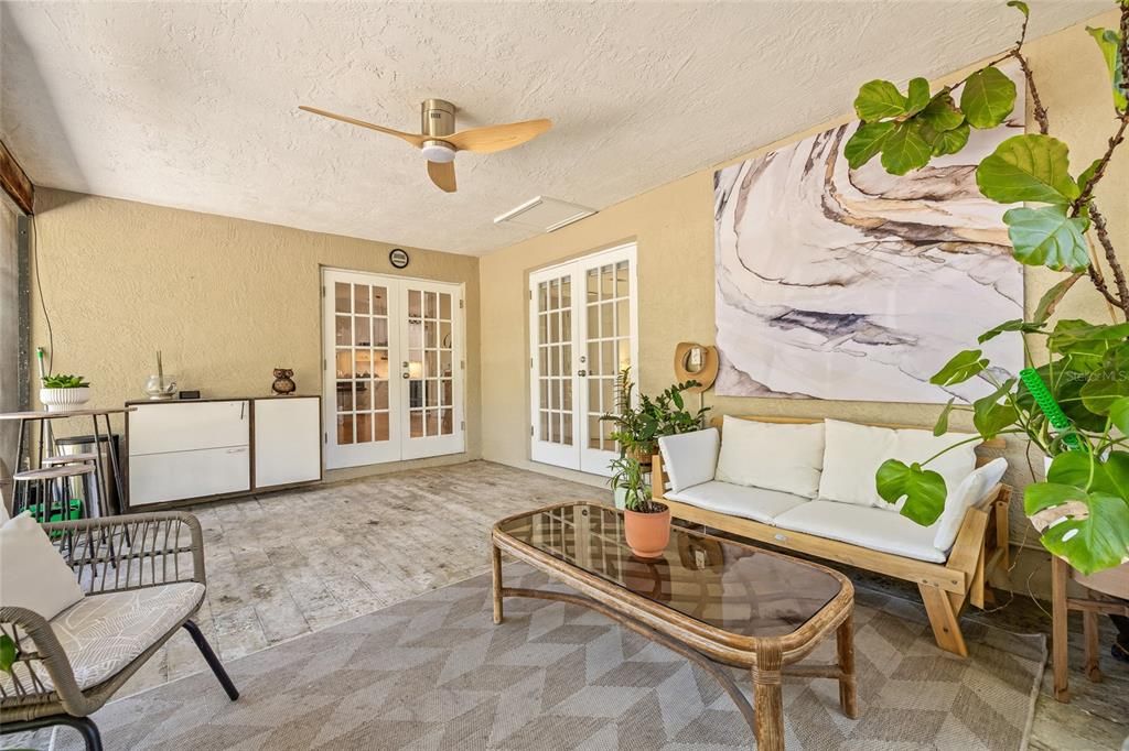 合同活跃: $549,500 (3 贝兹, 2 浴室, 1554 平方英尺)