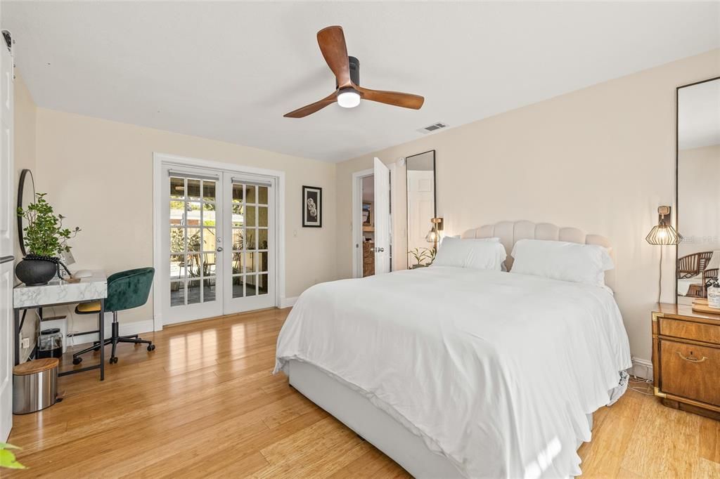 合同活跃: $549,500 (3 贝兹, 2 浴室, 1554 平方英尺)