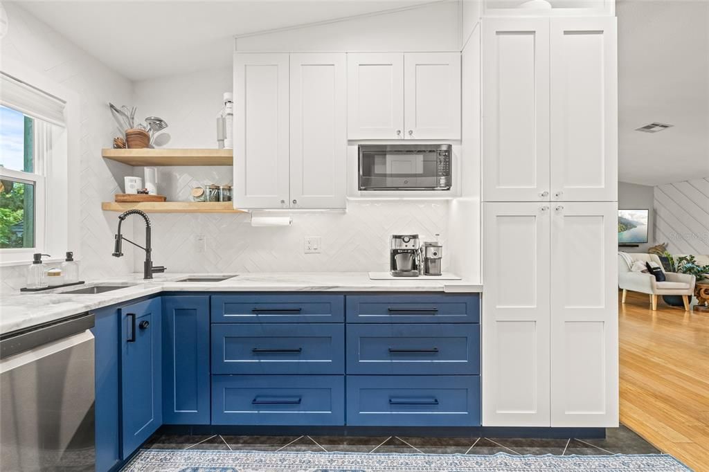 合同活跃: $549,500 (3 贝兹, 2 浴室, 1554 平方英尺)