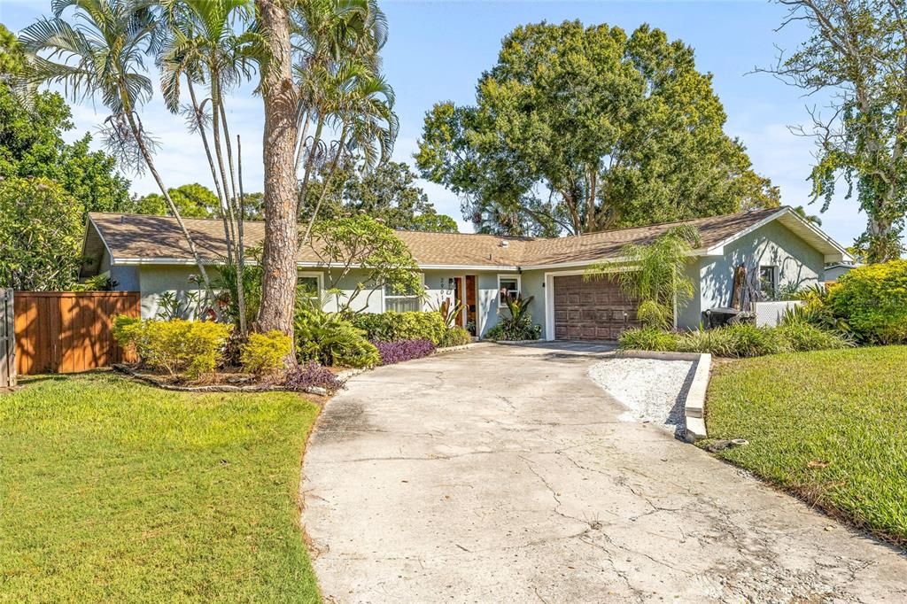 合同活跃: $549,500 (3 贝兹, 2 浴室, 1554 平方英尺)