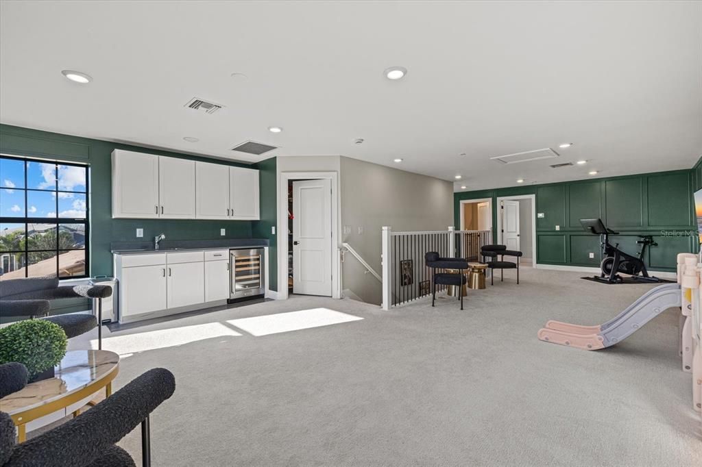 For Sale: $1,650,000 (4 beds, 4 baths, 3963 Square Feet)